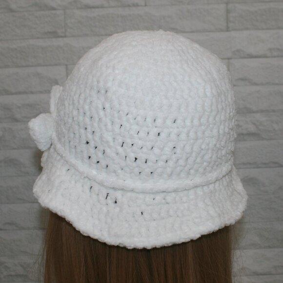 HAND CRAFTED Hat Crochet Bucket Chenille Floppy Wide Brim White Cloud Dancer - Picture 2 of 12